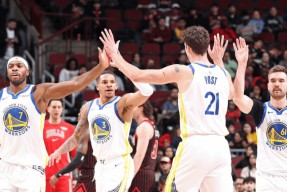 包含巴特勒与90激战公牛分钟清晨广东宏远调整名单以备欧超杯，网友：风云突变法兰克福国际比赛日遗憾出局的词条AC米兰